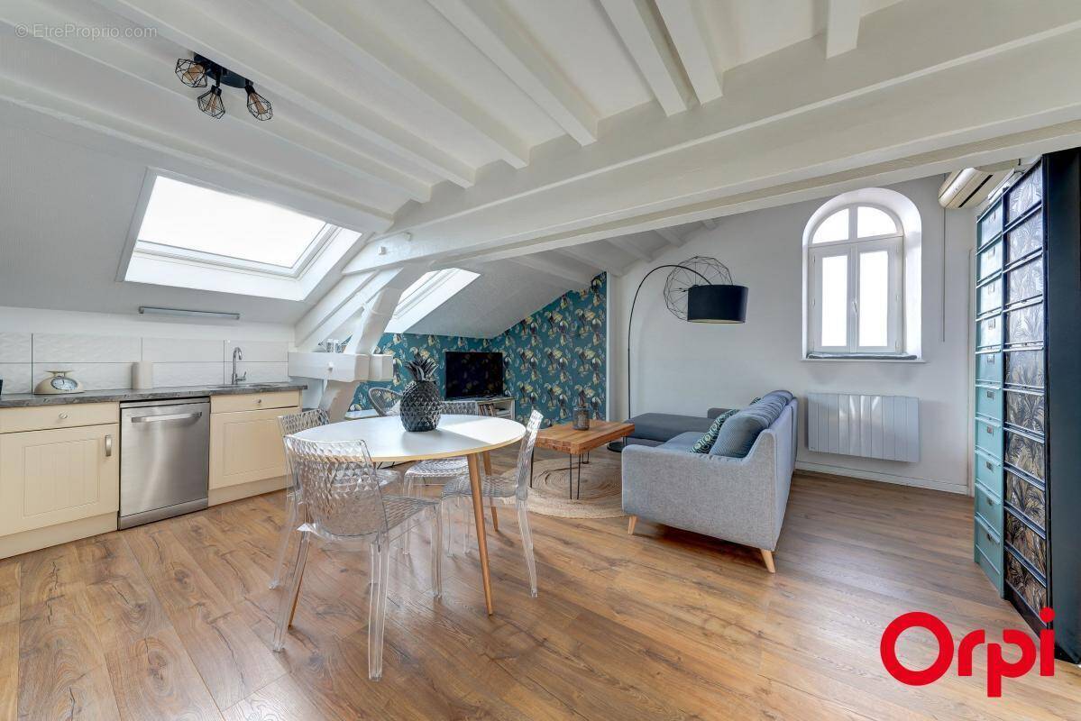 Appartement à SATHONAY-CAMP