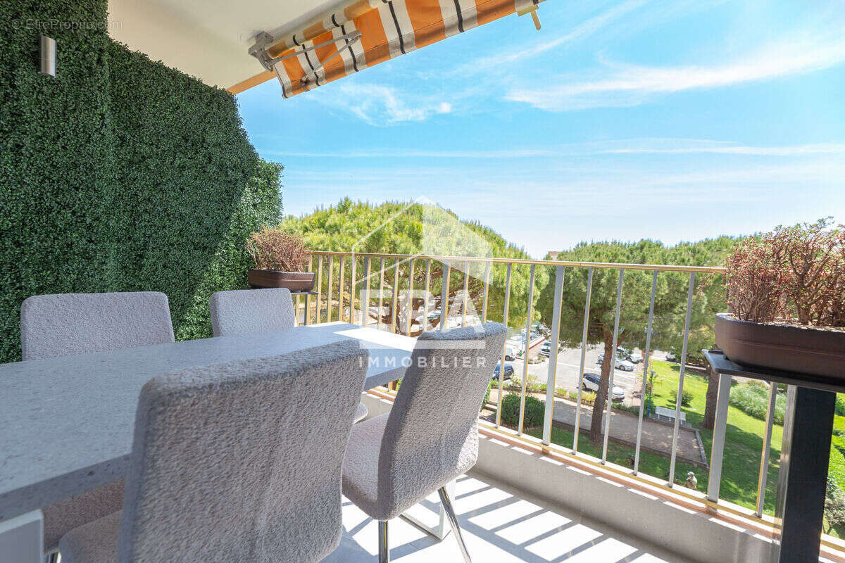 Appartement à MANDELIEU-LA-NAPOULE