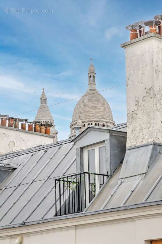 Appartement à PARIS-18E