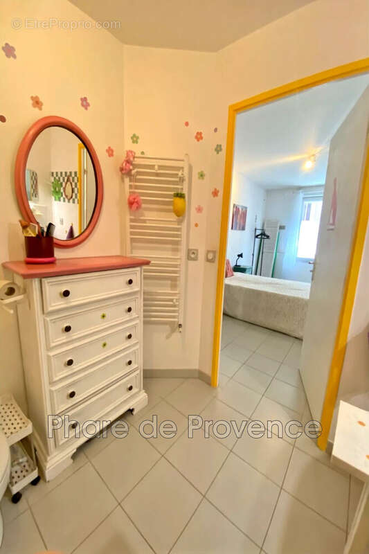 Appartement à MARSEILLE-4E