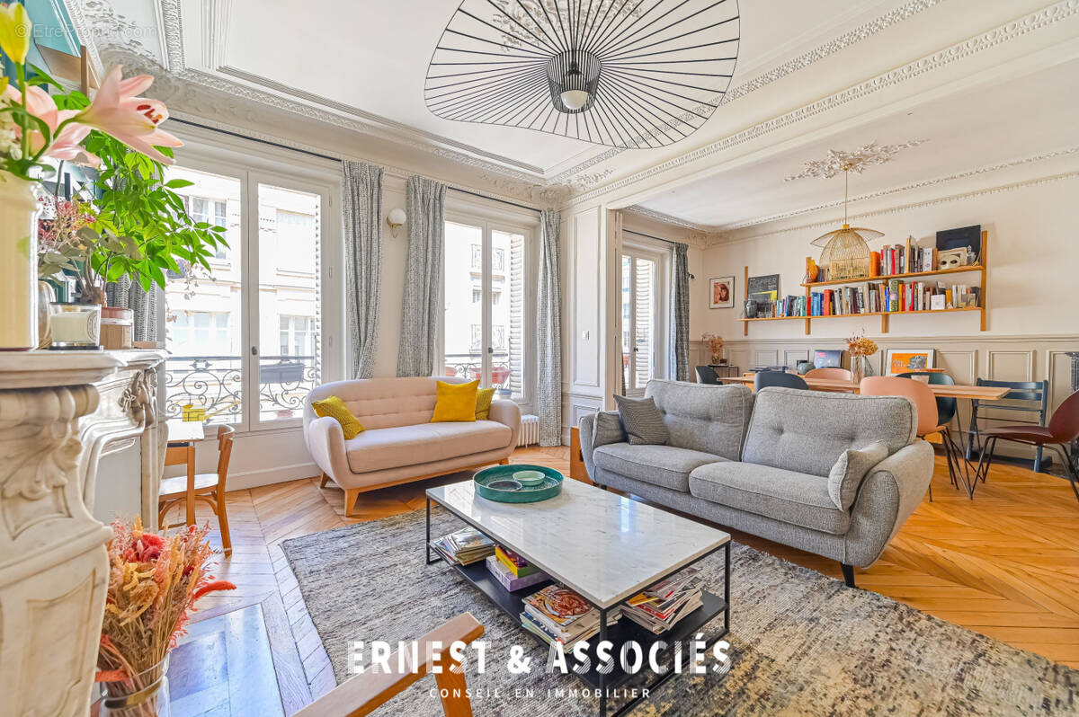 Appartement à PARIS-10E