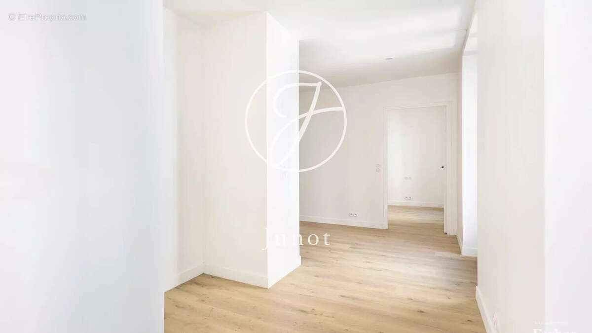 Appartement à PARIS-3E