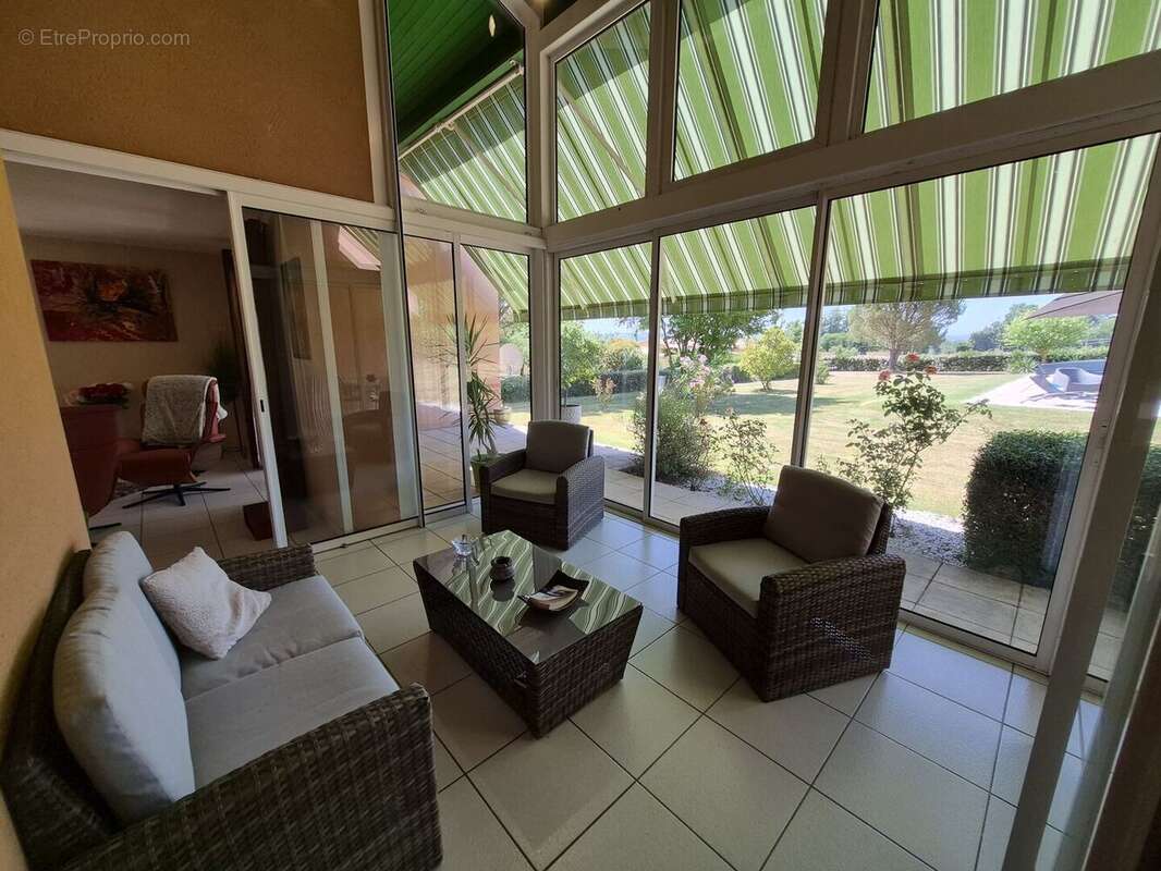À vendre, Castelnau-Magnoac (Hautes-Pyrénées): Villa d'architecte 4 chambres, espace de vie ouvert, un garage/atelier et une pis - photo 14