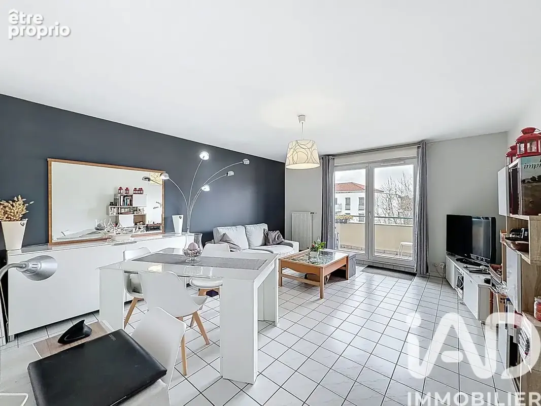 Photo 1 - Appartement à MEYZIEU