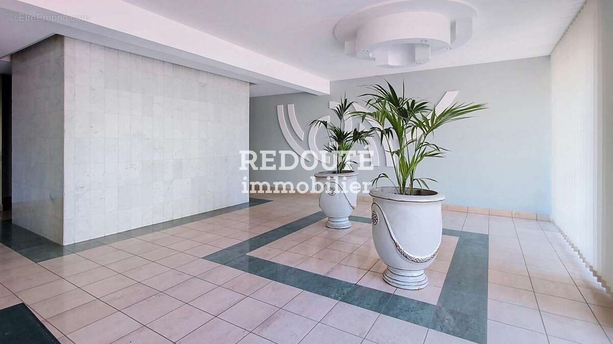 A vendre : appt t4 avec garage - résidence bertrand de mun - photo 2