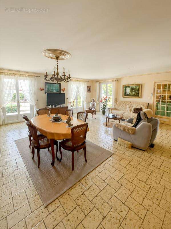 EXCLUSIVITÉ  Superbe maison 117 m2 de plain-pied avec piscine à Ambrault - photo 3