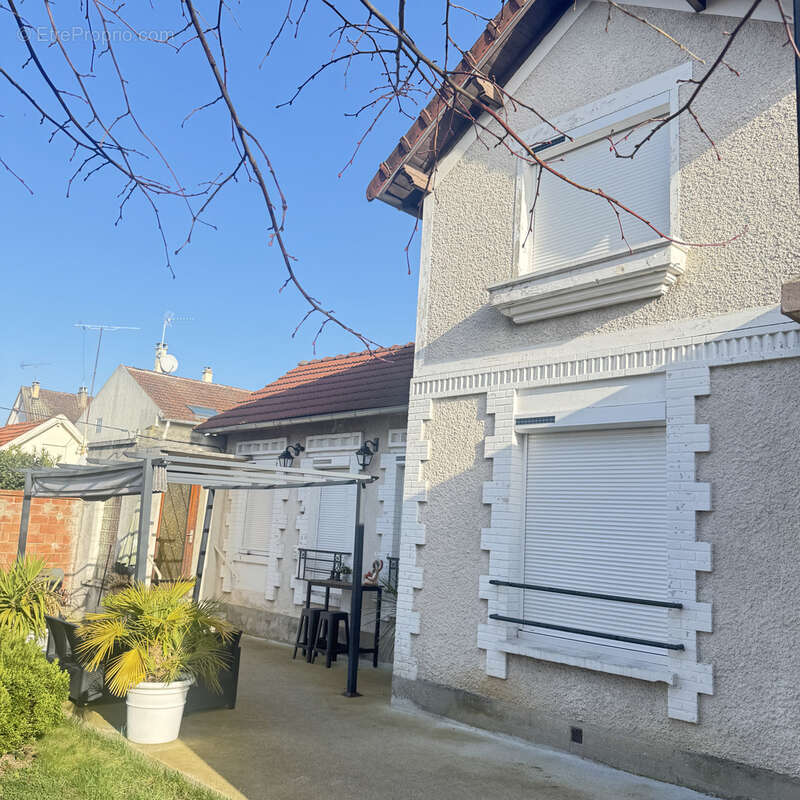 Maison à MONTIGNY-LES-CORMEILLES