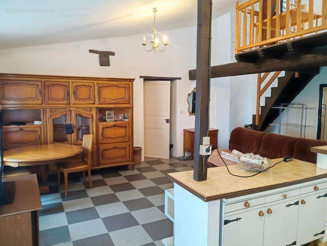 Maison à LES PUJOLS