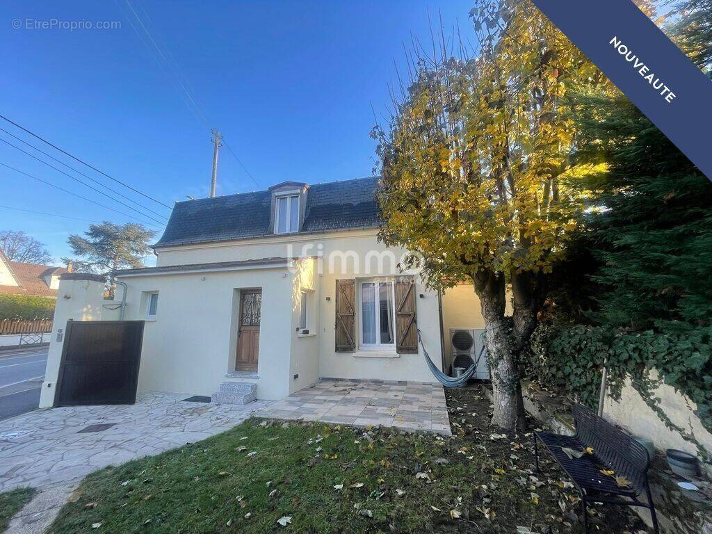 Maison à LES MUREAUX