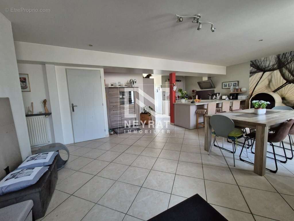 Maison à SAINT-LEGER-SUR-DHEUNE