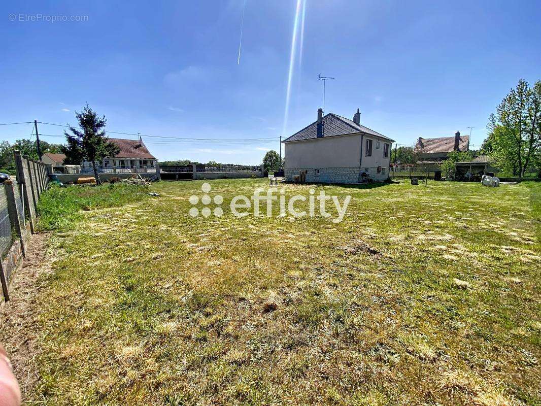 Maison à SAINT-MAURICE-SUR-FESSARD
