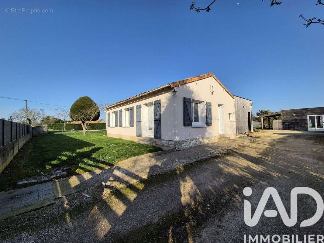 Maison 131 m² à Chalandray  - photo 3