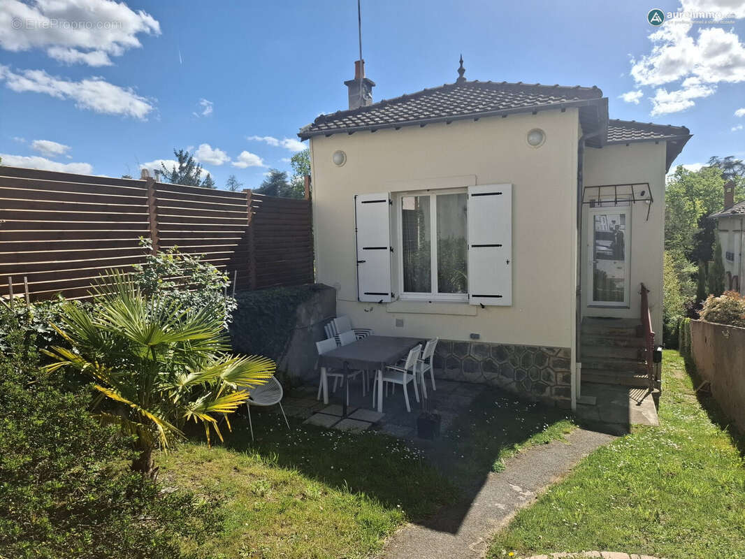 façade avant - Maison à NERIS-LES-BAINS