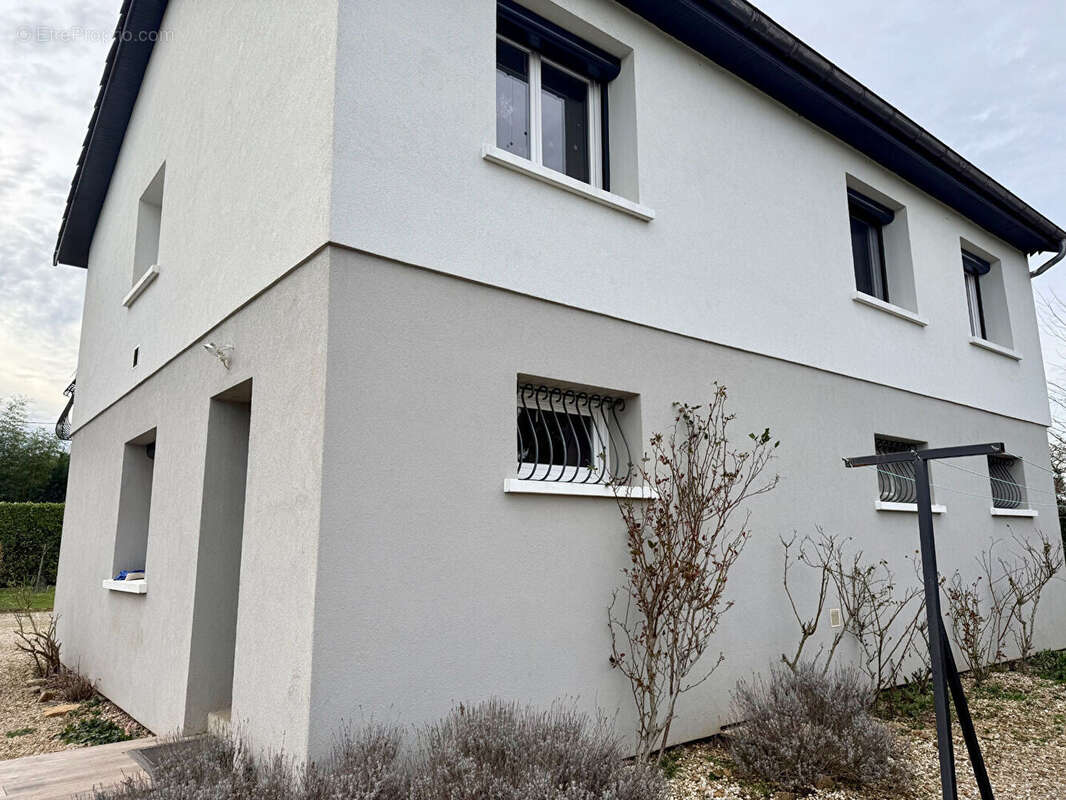 Maison à TOUSSIEUX