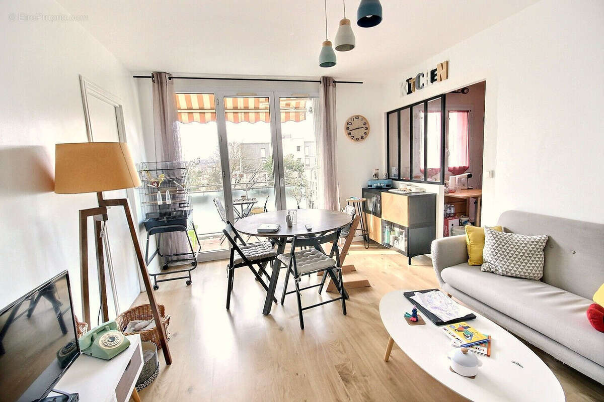 Appartement à FRESNES