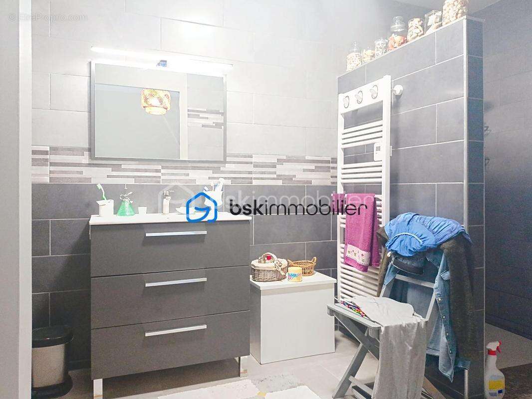 Appartement à COLOMBE