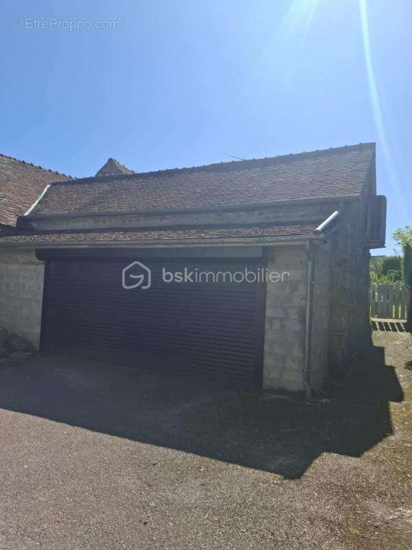 Maison à CARROUGES