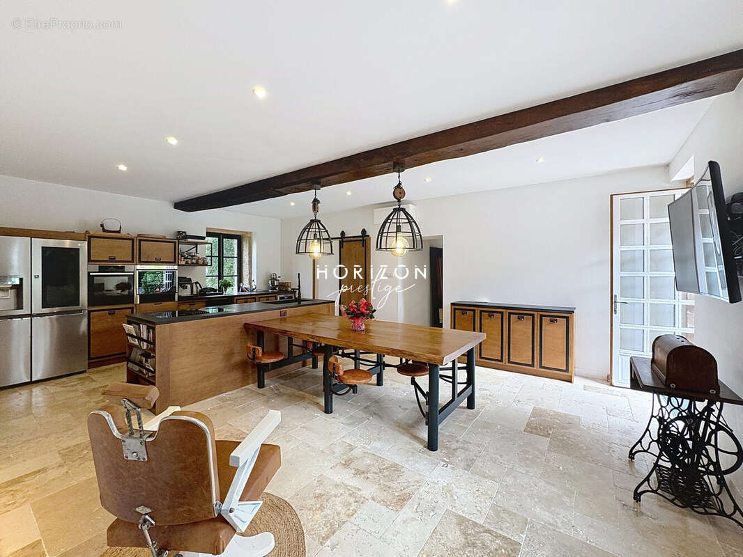 Maison à CHARNAY-LES-MACON