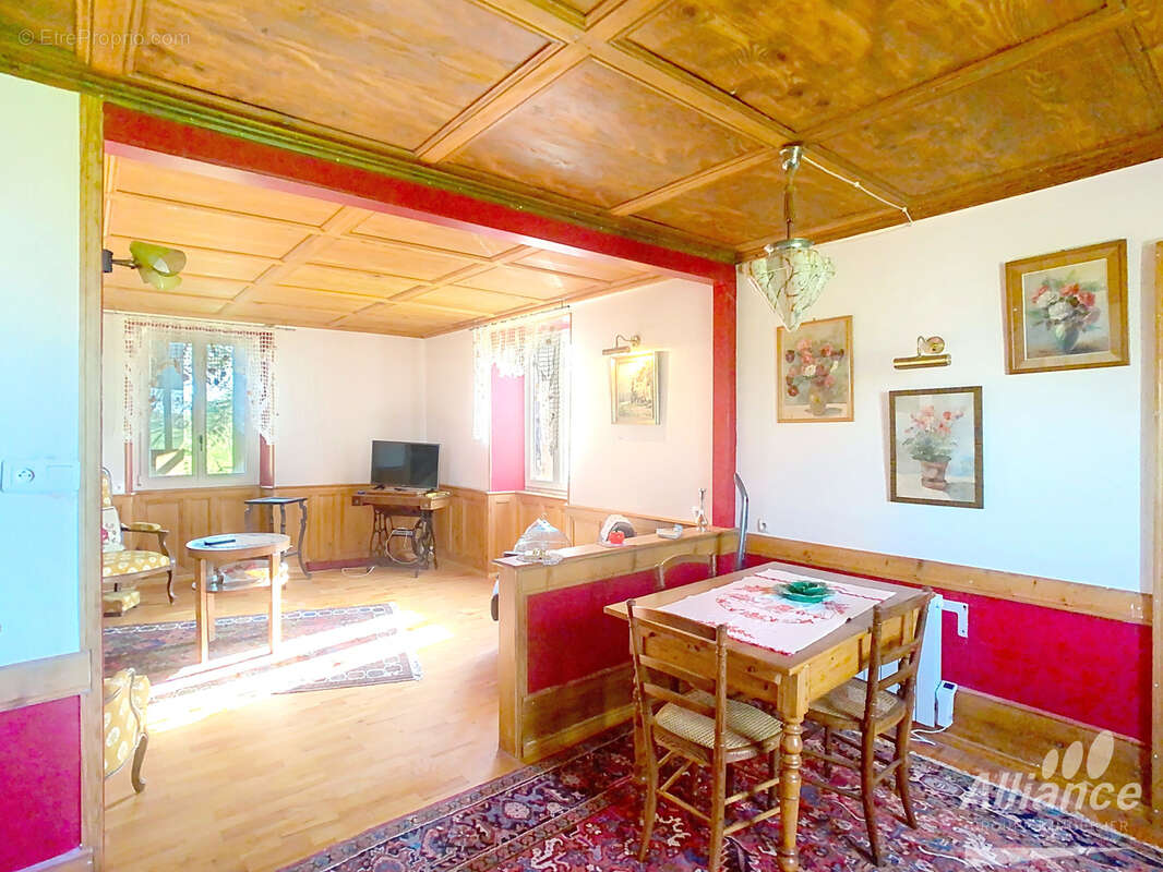 Maison à CROIX