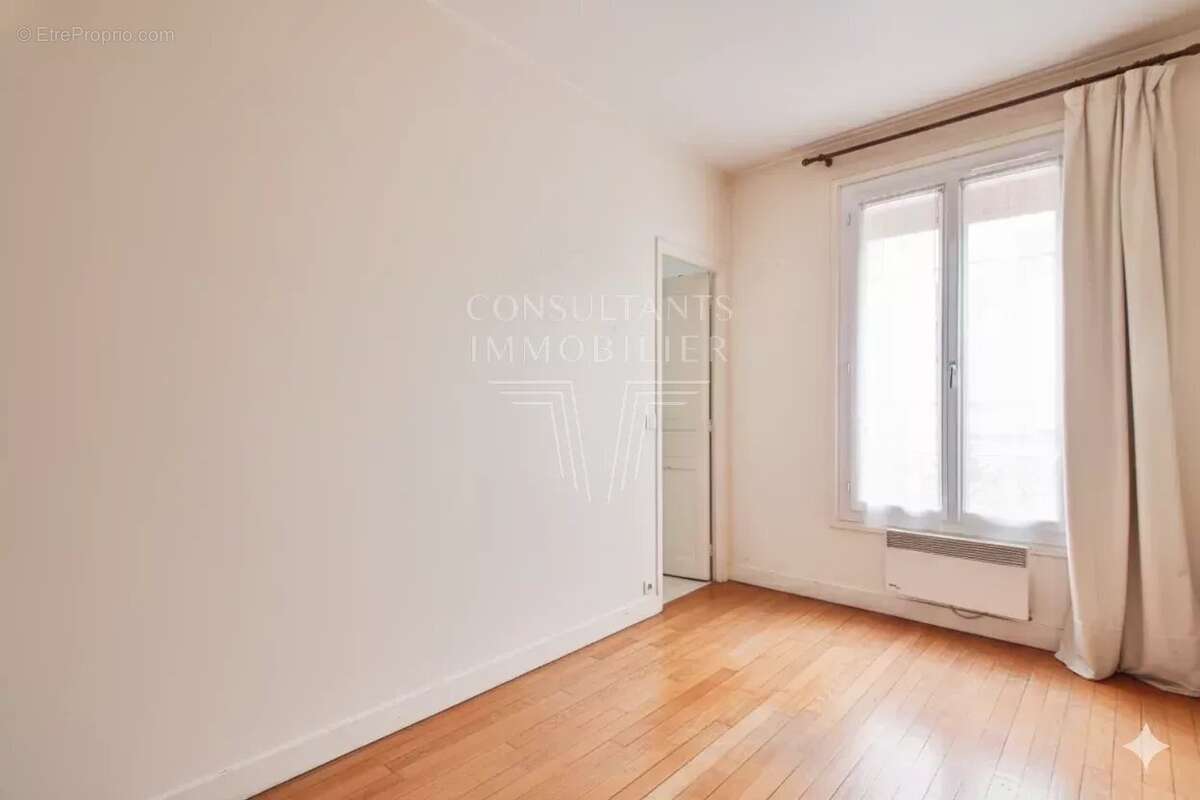 Appartement à PARIS-7E