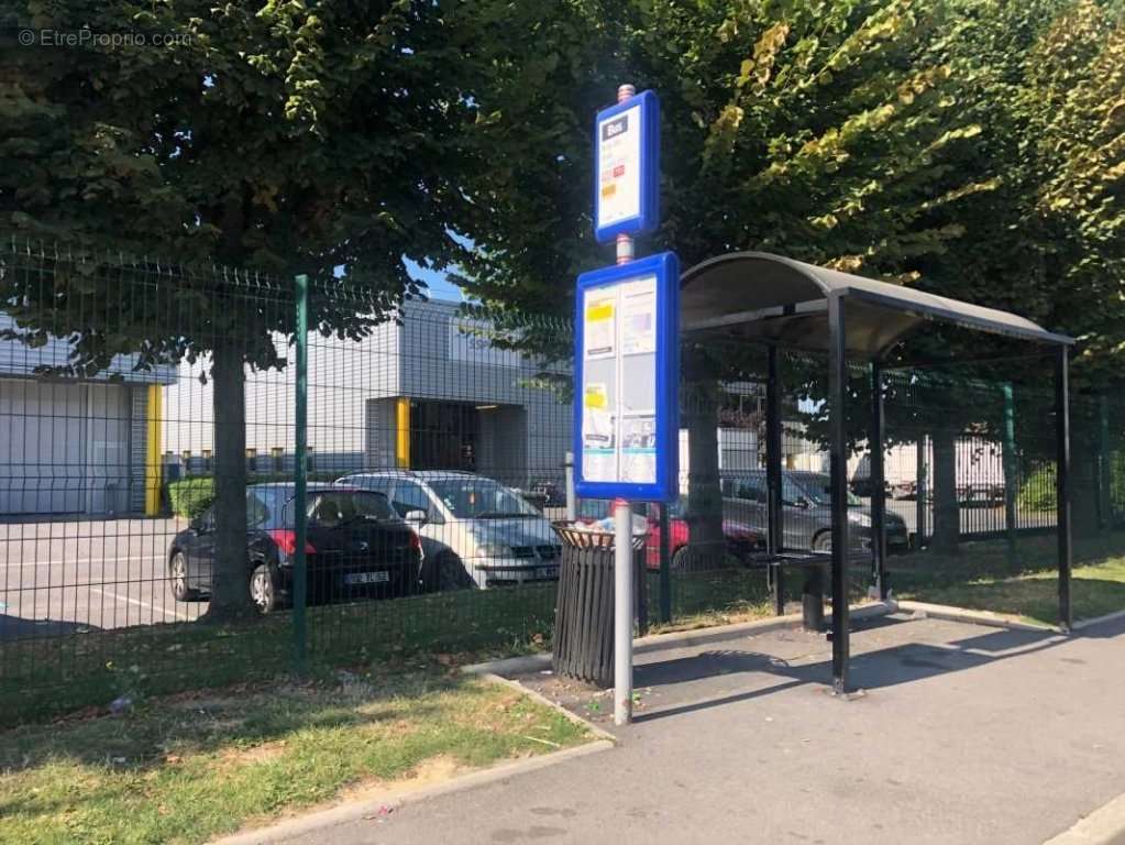 Commerce à MAUREGARD