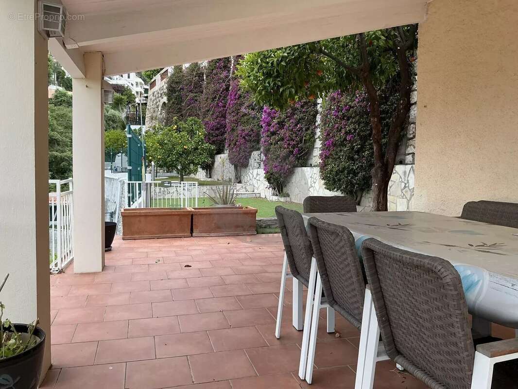 Appartement à ROQUEBRUNE-CAP-MARTIN