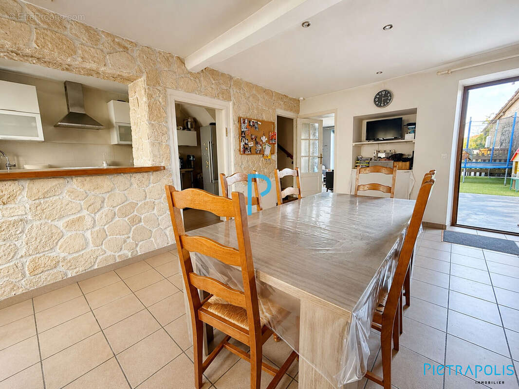 Maison à CHAMBOST-LONGESSAIGNE