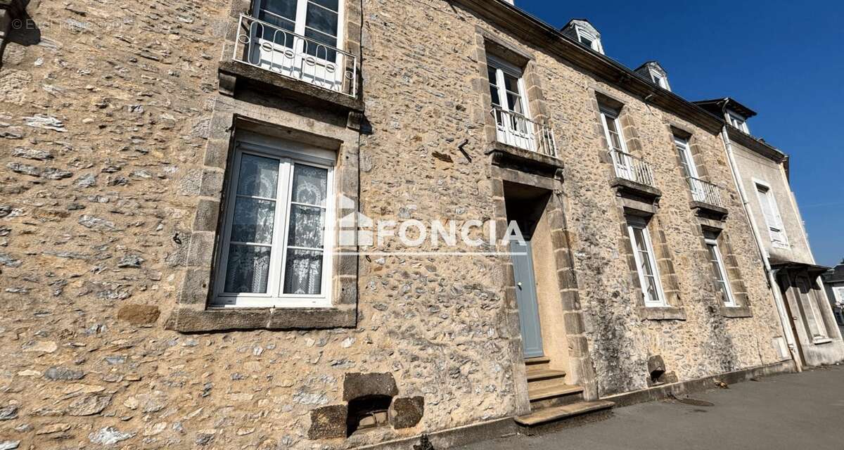 Maison à FRESNAY-SUR-SARTHE