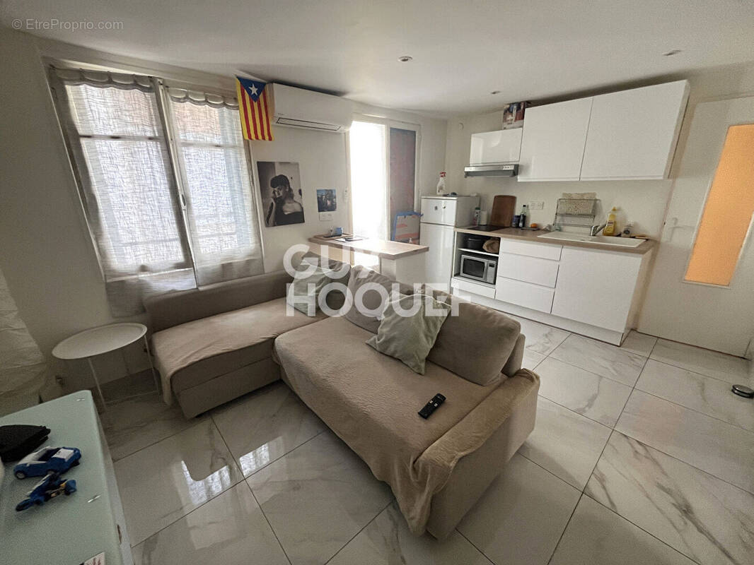 Maison à SAINT-LAURENT-DE-LA-SALANQUE