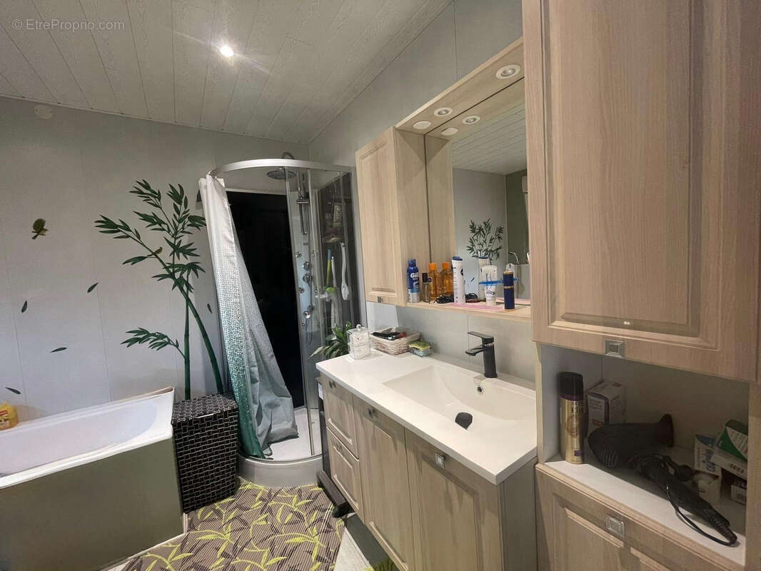 Maison à LE MELE-SUR-SARTHE