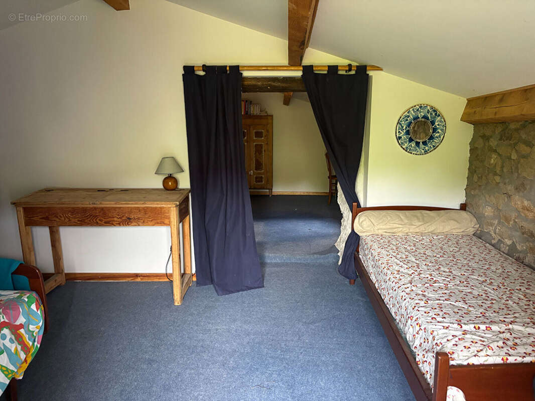 Maison à COLOMBIER-LE-JEUNE