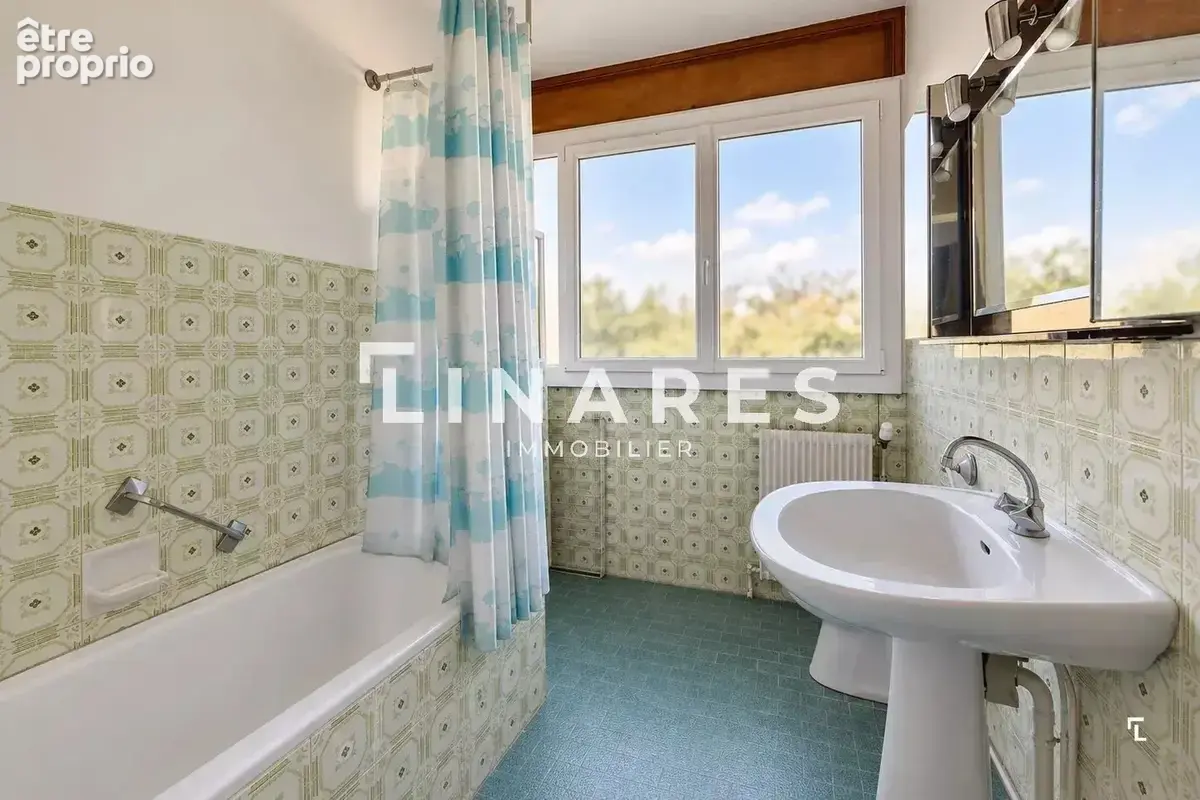 LE TAMARIS - Appartement T4 de 130 m2 - Terrasse - Garage -13100 AIX - photo 12