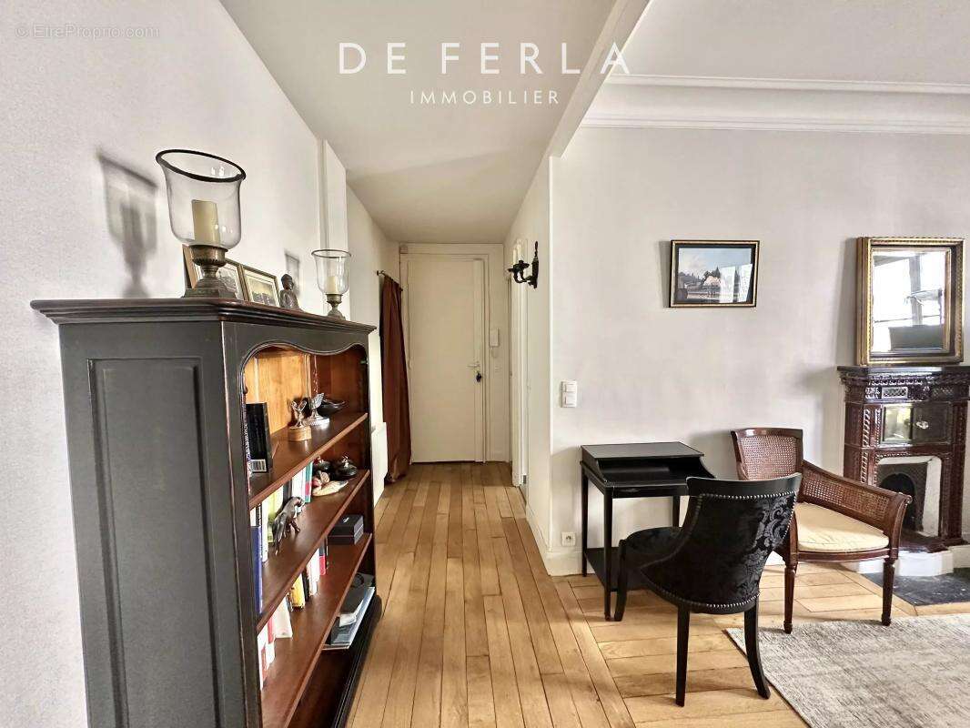 Appartement à PARIS-7E