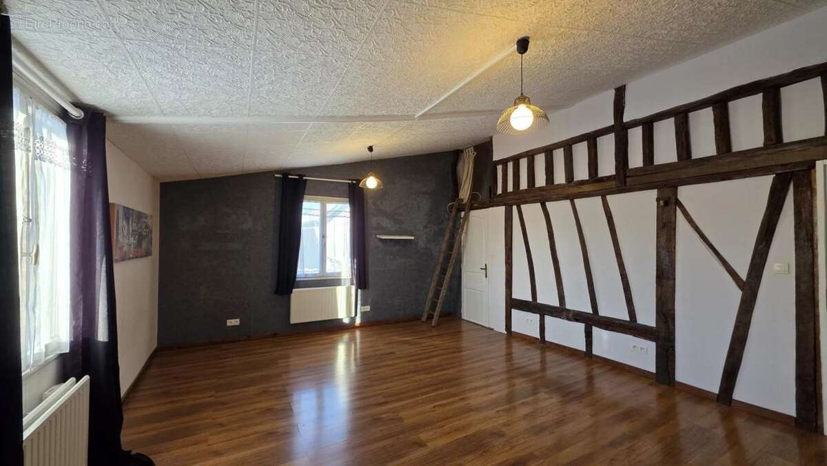 Maison à HALLOY