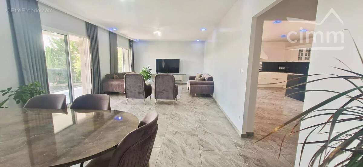  À VENDRE – Superbe propriété avec deux appartements spacieux et prestations haut de gamme - photo 9