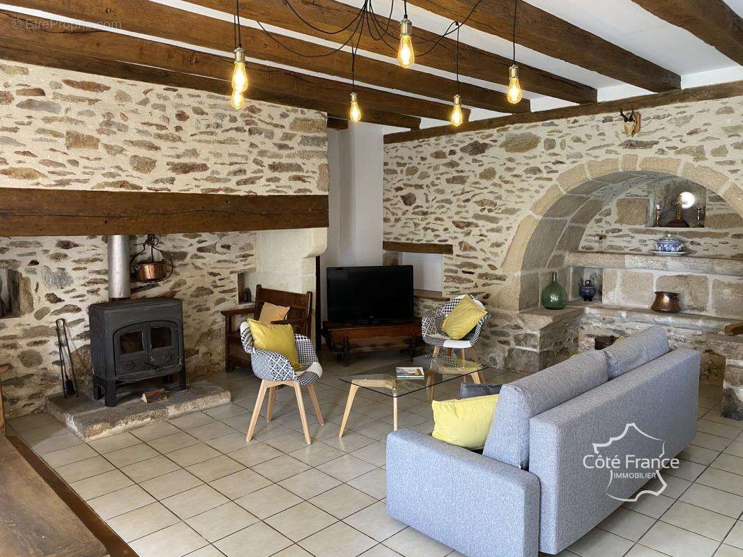 Maison à ARNAC