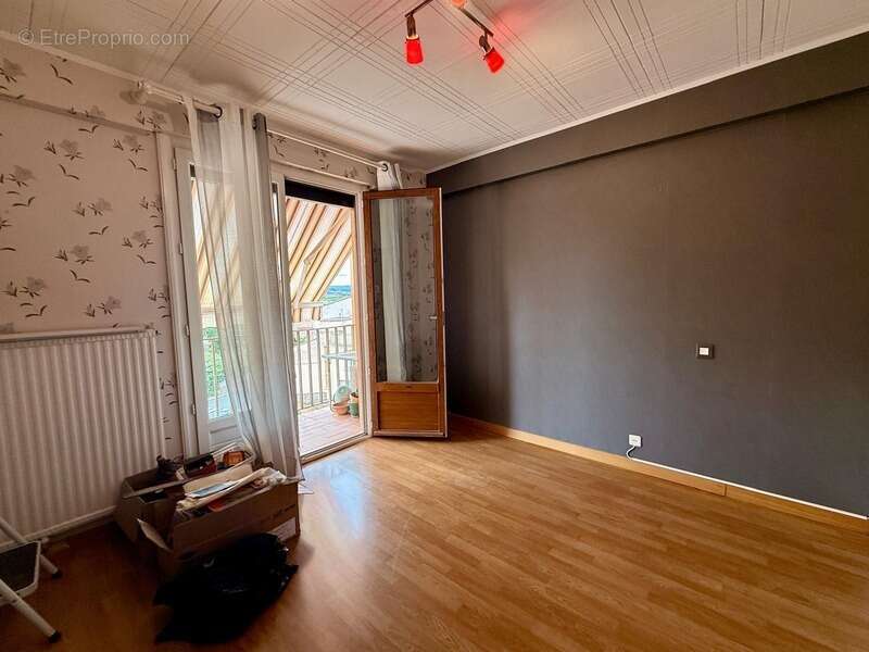Rare à la vente : Appartement à vendre 4 pièces avec vue d'exception sur la cité de Carcassonne. Prix de vente : 124200€ - photo 10