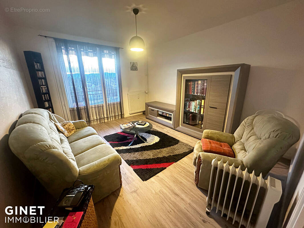 Appartement à RIORGES