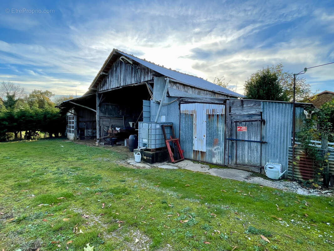 Maison à LA CHAPELLE-BATON
