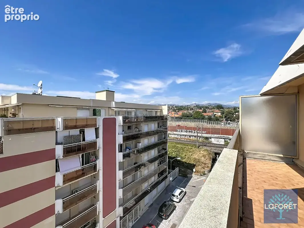 Cagnes-Sur-Mer - Cros de Cagnes - Studio  en dernier étage avec terrasse - photo 8
