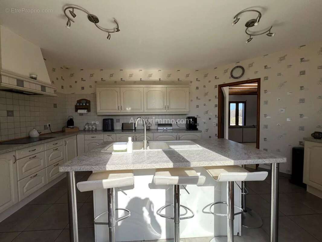 Maison à ALLIGNY-EN-MORVAN