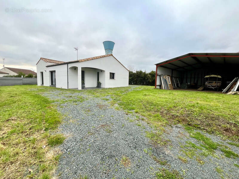 Maison à SAINT-CYR-EN-TALMONDAIS