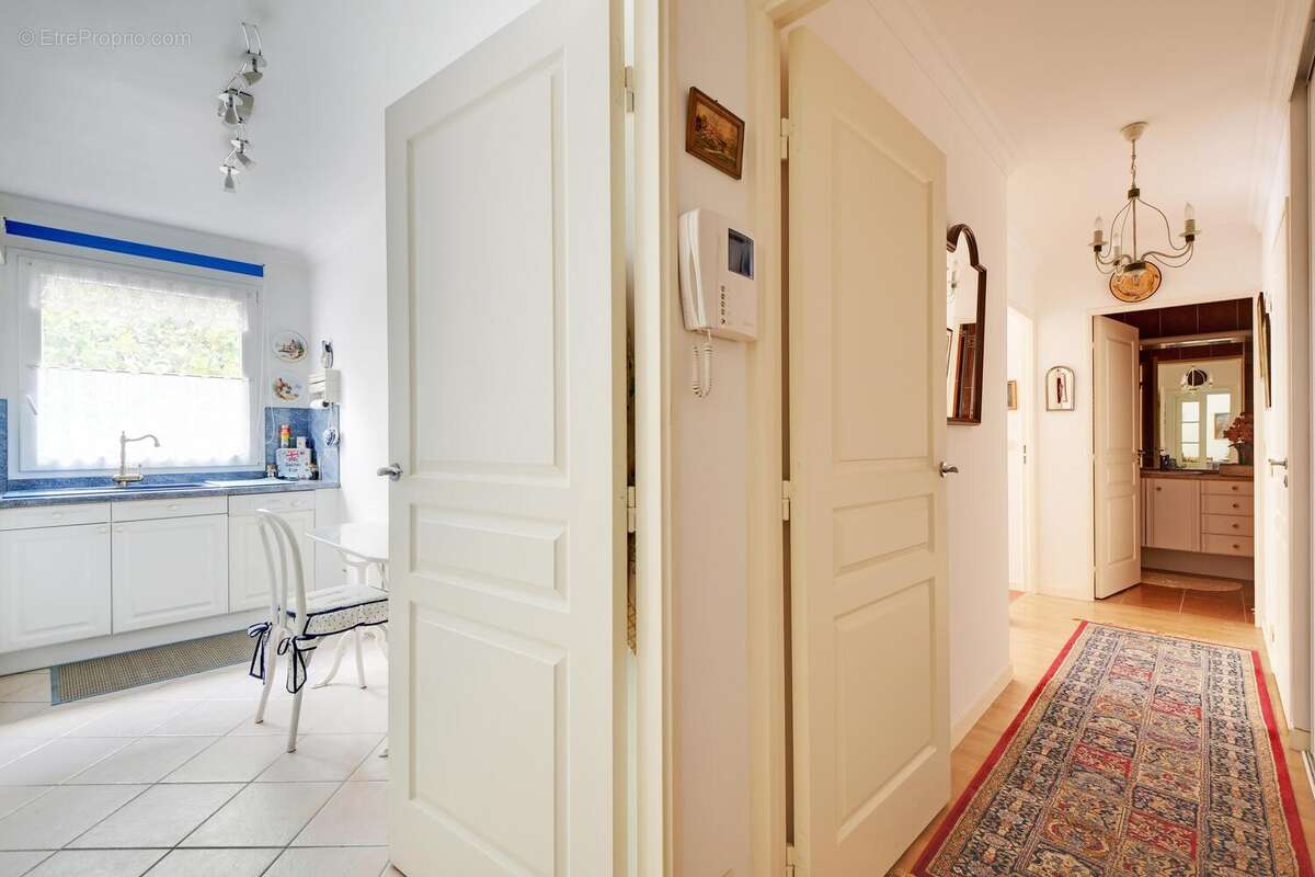 Photo 5 - Appartement à LA GARENNE-COLOMBES