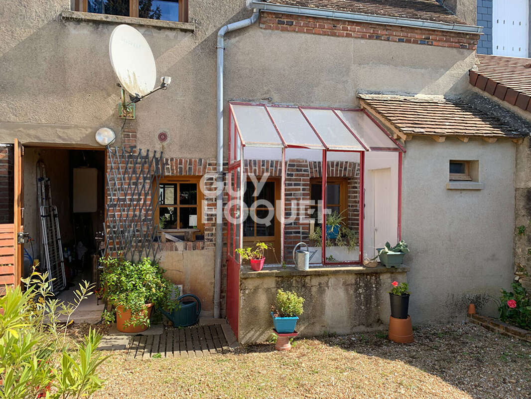 Maison à vendre à Cloyes sur le Loir - 2 chambres. - photo 5