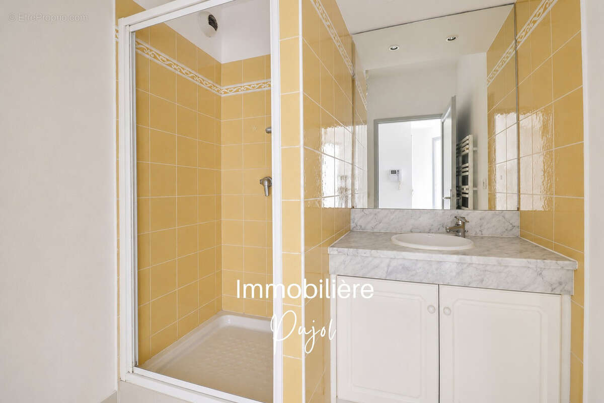 Appartement à MARSEILLE-7E