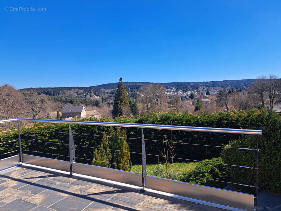 Maison à LE CHAMBON-SUR-LIGNON