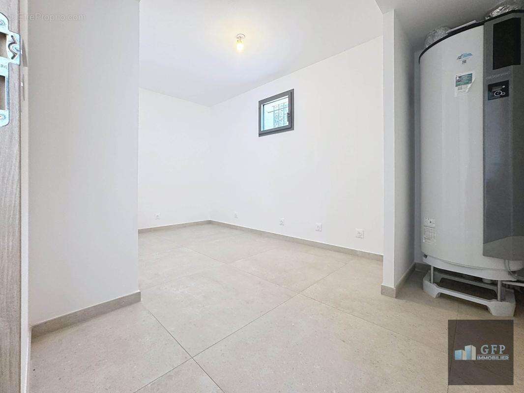 Villa contemporaine avec piscine et vue mer au Lavandou – Quartier La Fossette - photo 8