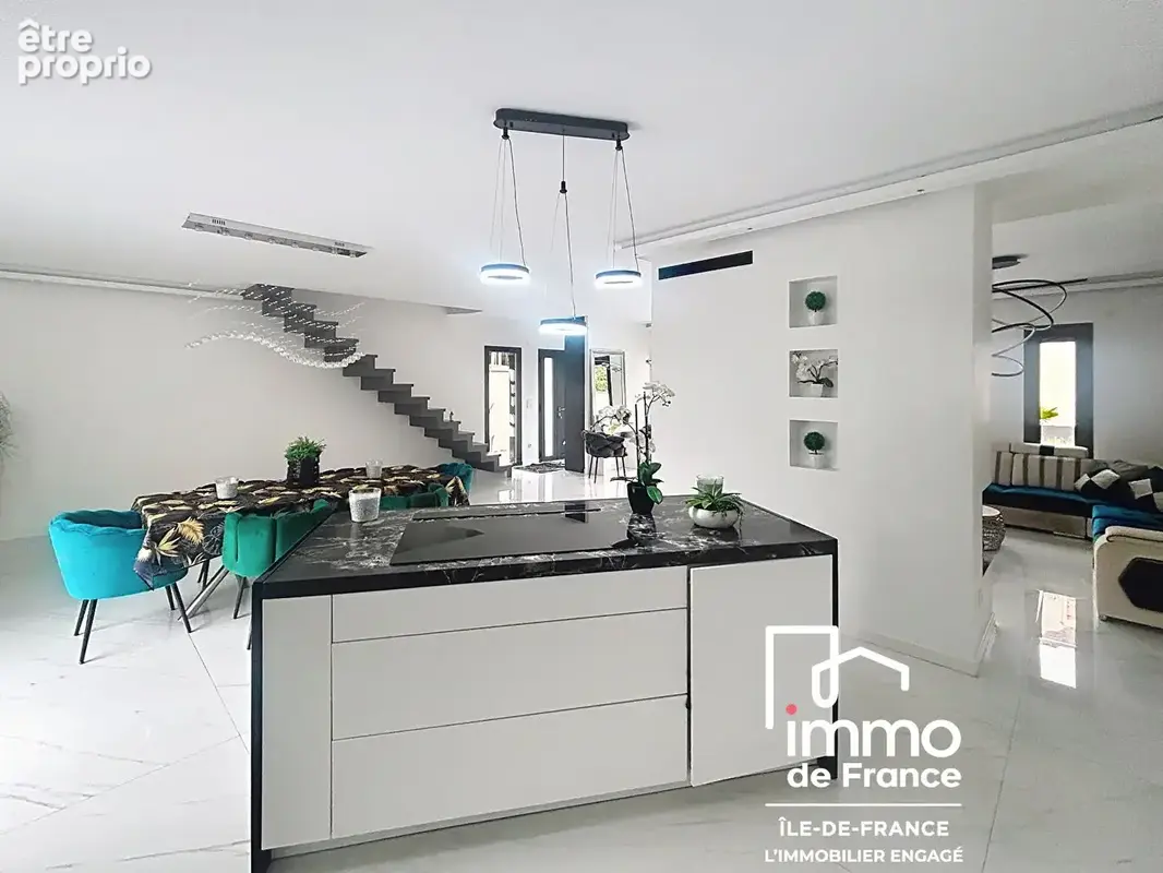 Maison Montfermeil 7 pièce(s) 175m2 - photo 11