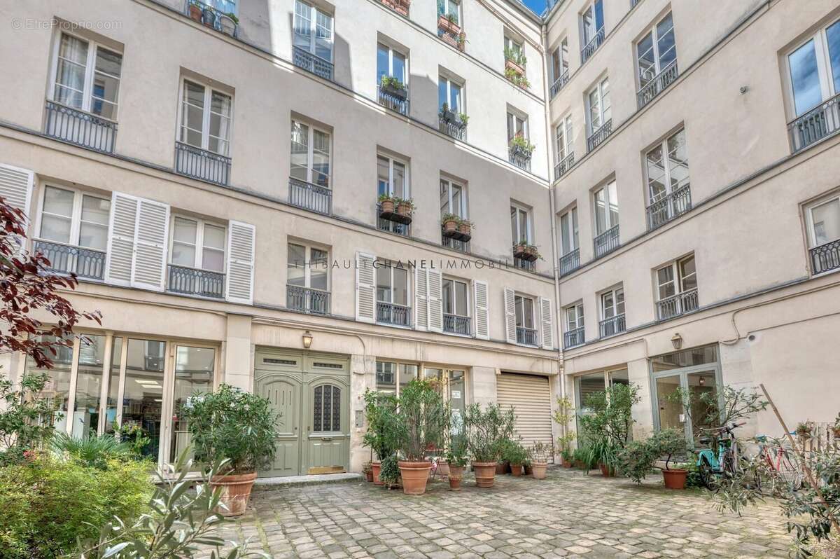 Appartement à PARIS-3E