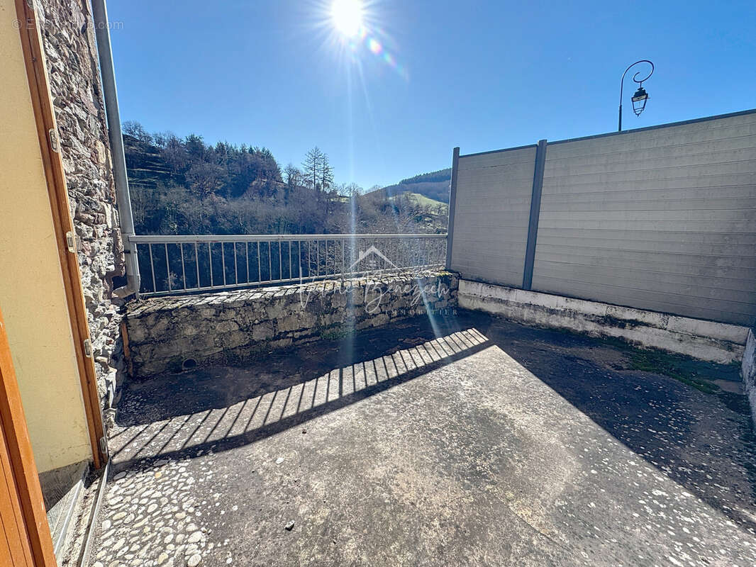 Maison à SAINT-SERNIN-SUR-RANCE